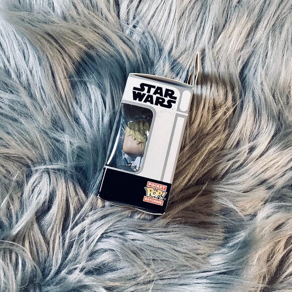 Funko Pocket Pop! Star Wars Luke Skywalker Vinyl Figure Keychain - Picture 2 of 3